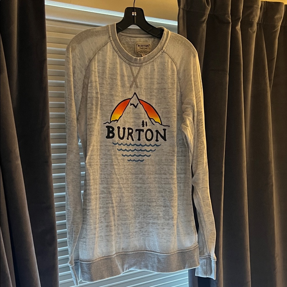Burton Heather Gray Burnout Sweatshirt with Vibrant Mountain Graphic Design 🏔️